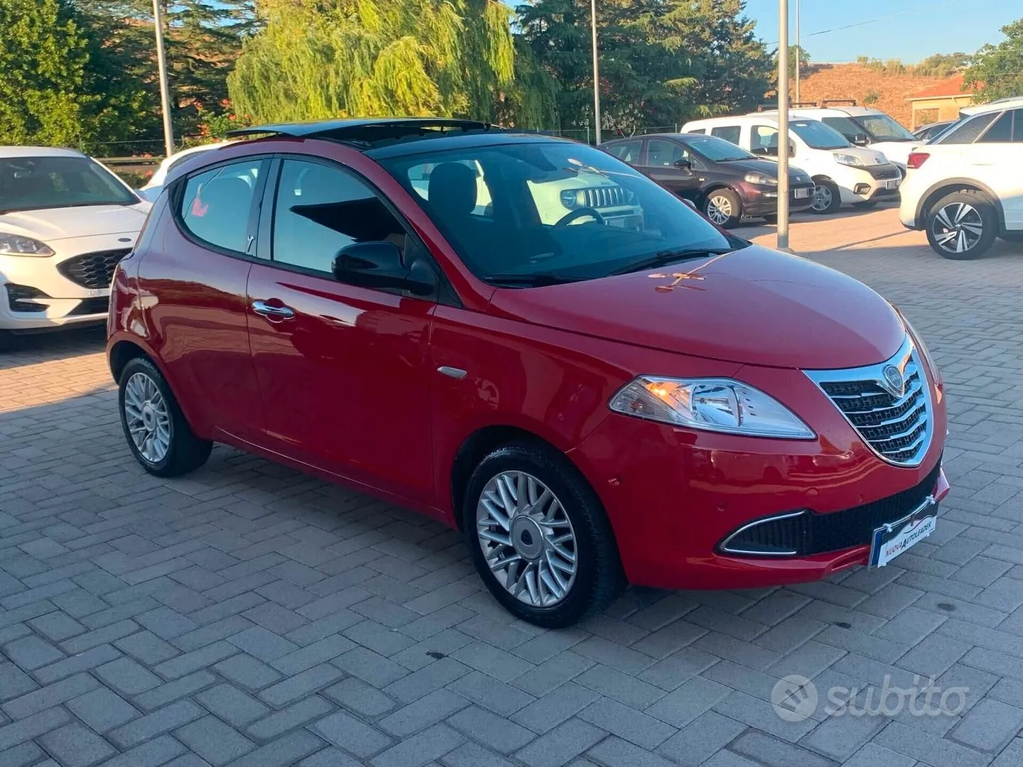 Lancia Ypsilon 2015 photo 2
