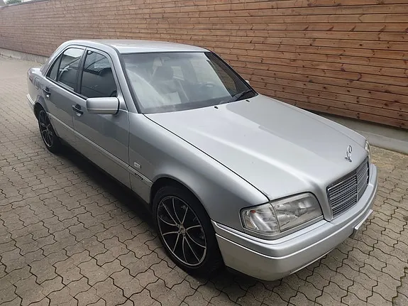 Mercedes-Benz C280 1994 photo 4