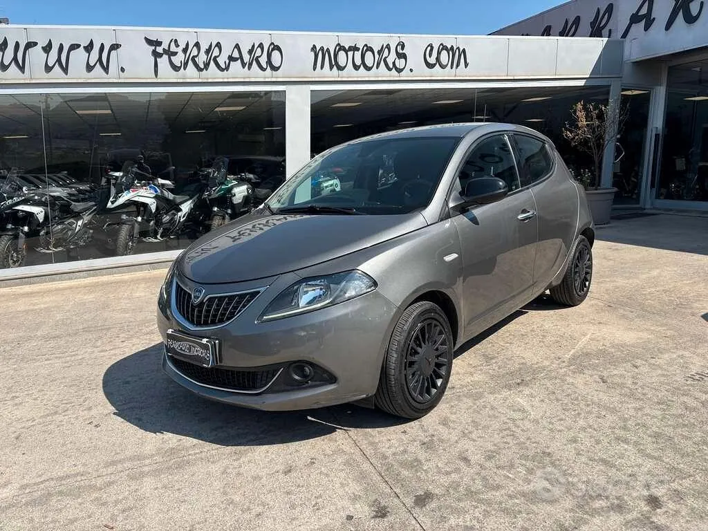 Lancia Ypsilon 2022 photo 2