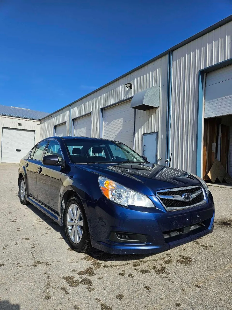 Subaru Legacy 2010 photo 2