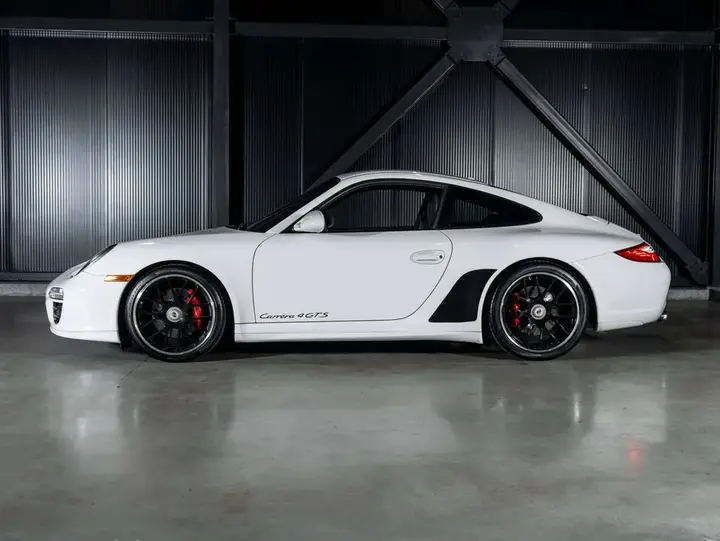 Porsche 911 2012 photo 2