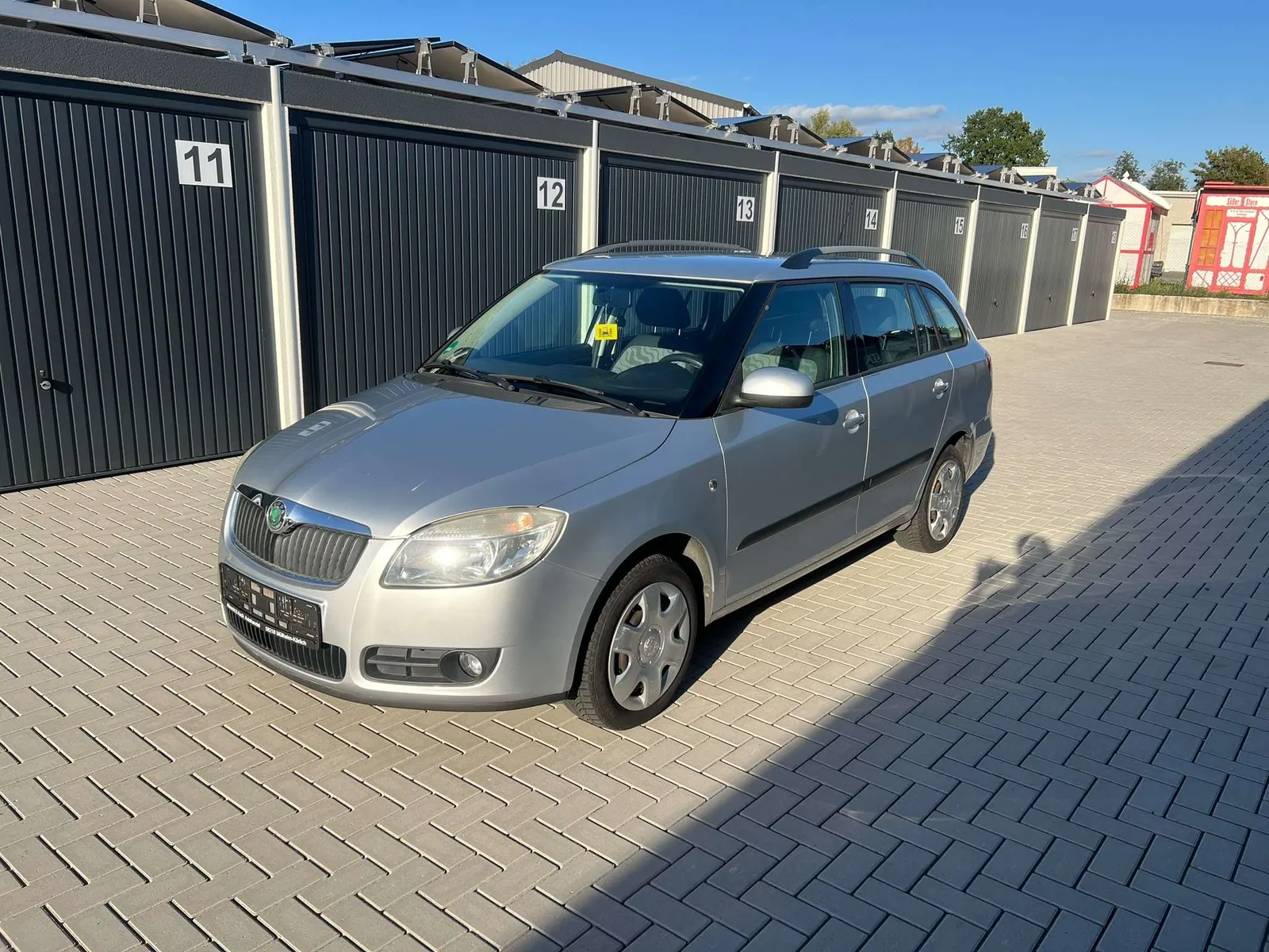 Skoda Fabia 2010 photo 2