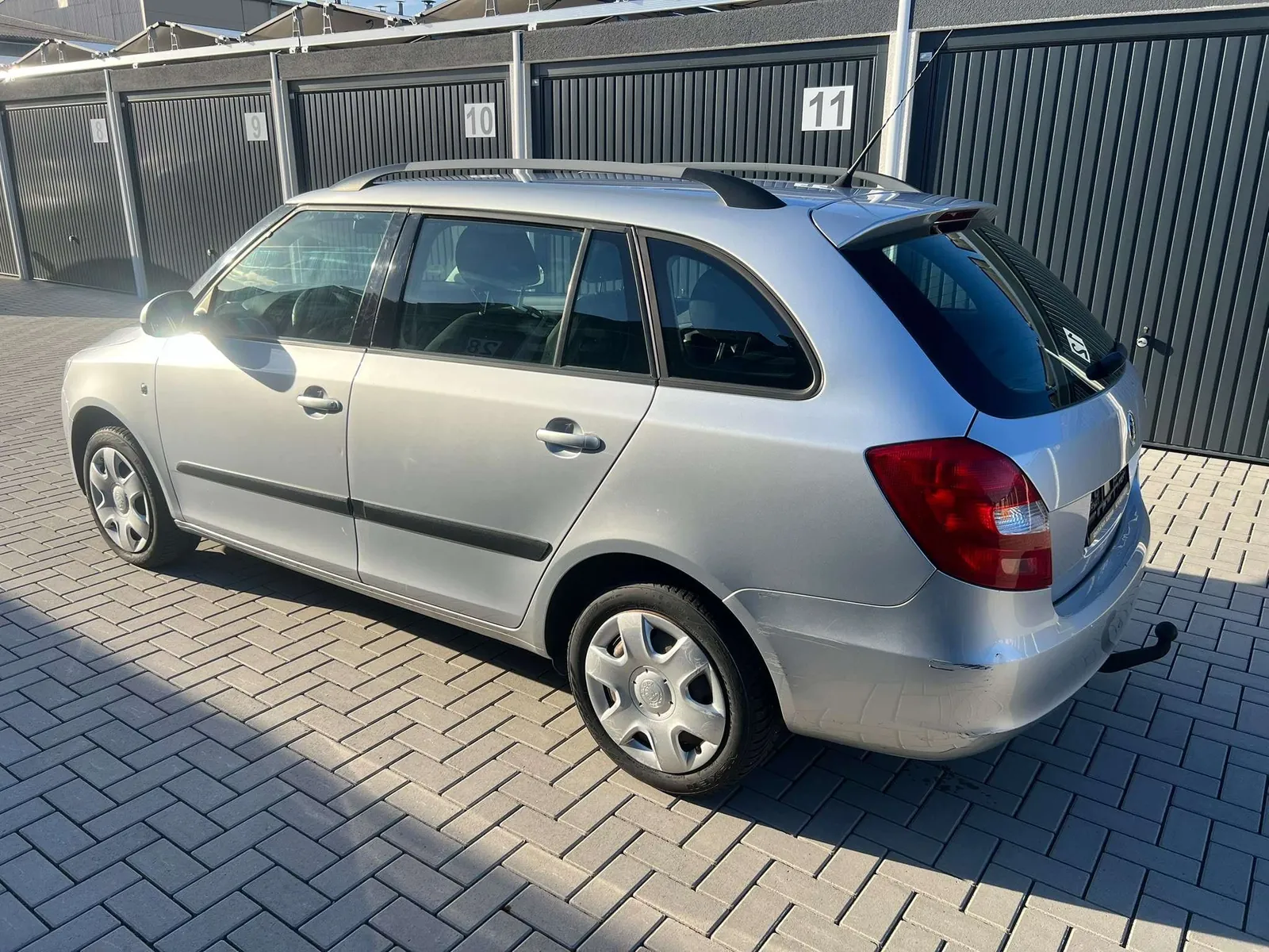 Skoda Fabia 2010 photo 4