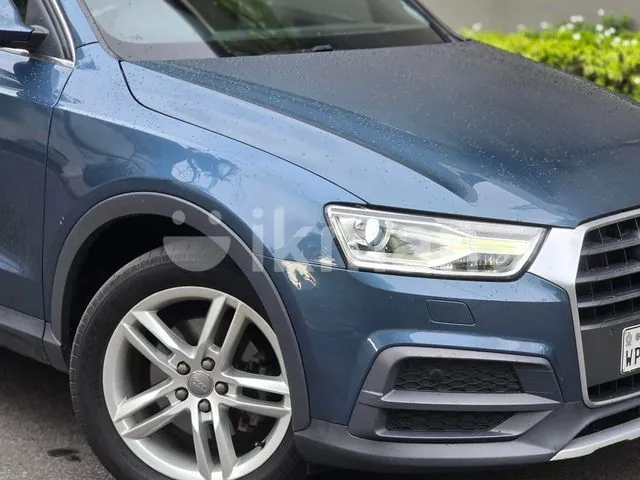 Audi Q3 2018 photo 2