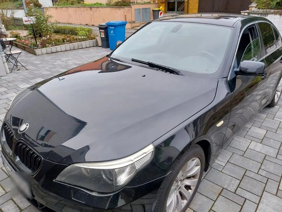 BMW 520I