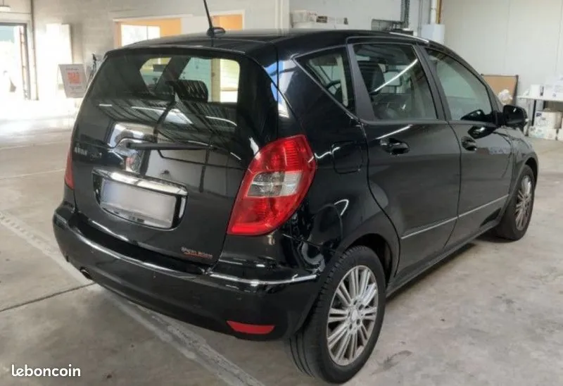Mercedes-Benz A-Class 2011 photo 4