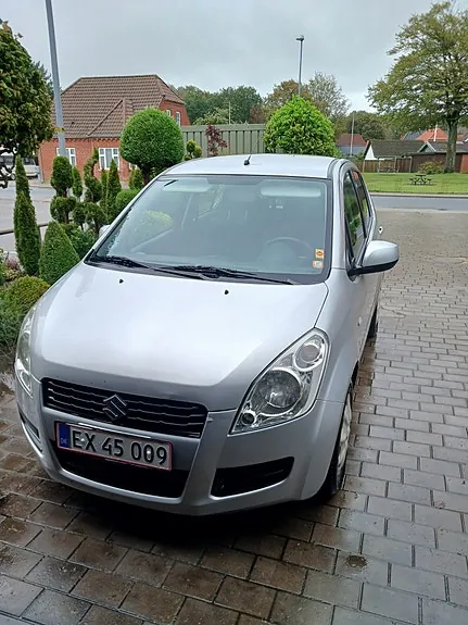 Suzuki Splash 2009 photo 2