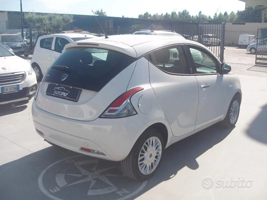 Lancia Ypsilon 2017 photo 5