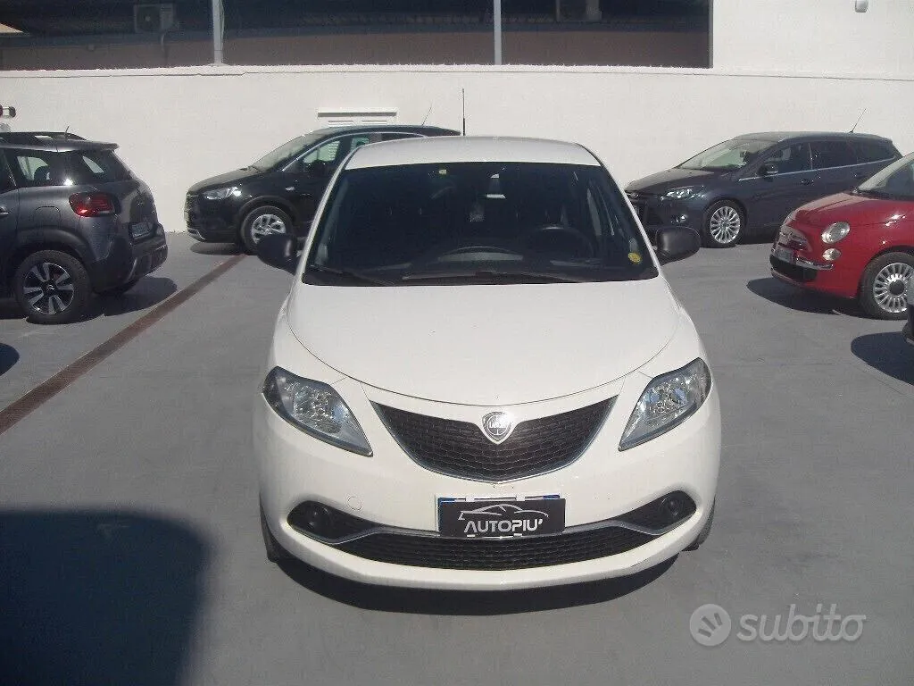 Lancia Ypsilon 2017 photo 2