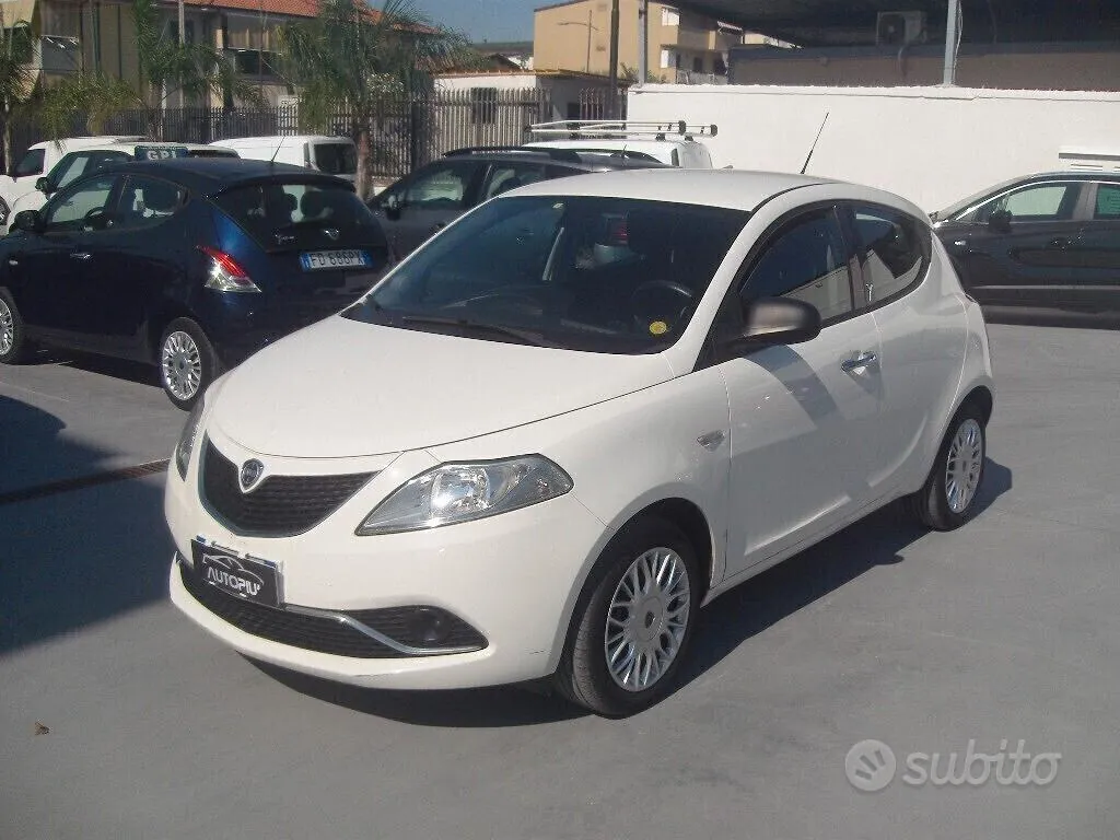 Lancia Ypsilon