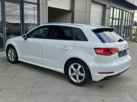 Audi A3 2016 photo 3
