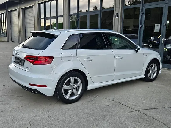 Audi A3 2016 photo 4