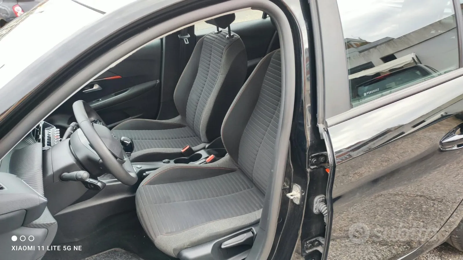 Peugeot 208 2023 photo 3