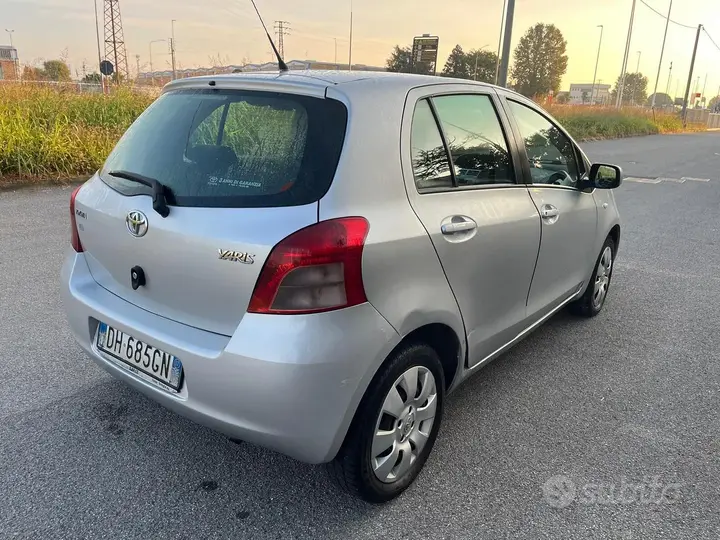 Toyota Yaris 2007 photo 4