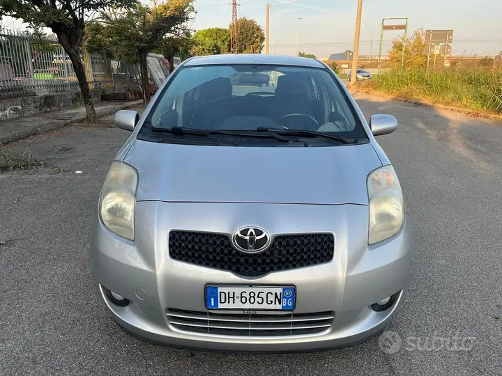 Toyota Yaris 2007 photo 3