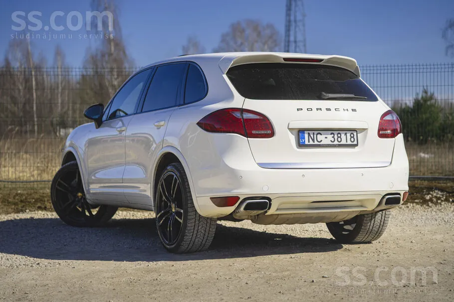 Porsche Cayenne 2010 photo 4