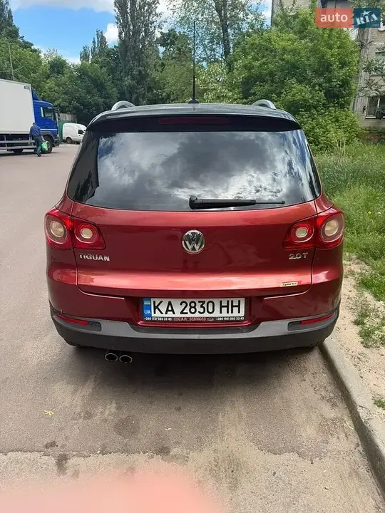 Volkswagen Tiguan 2010 photo 2