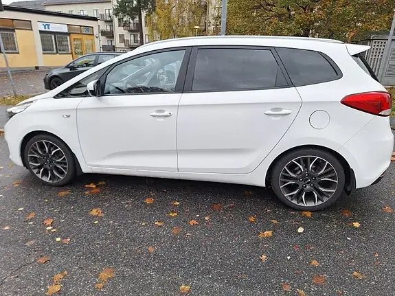 Kia Carens 2016 photo 2