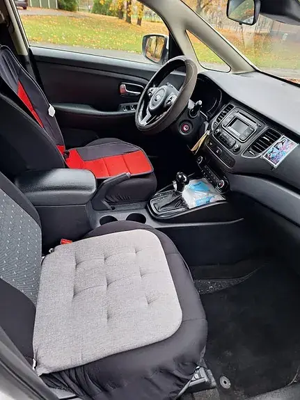 Kia Carens 2016 photo 4