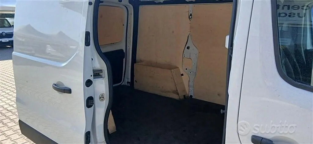 Renault Trafic 2024 photo 4