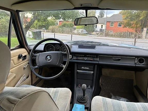 Mercedes-Benz 230 1973 photo 5