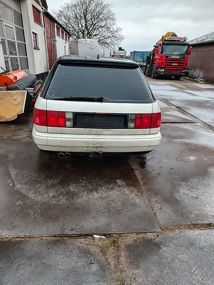 Audi A4 1993 photo 5