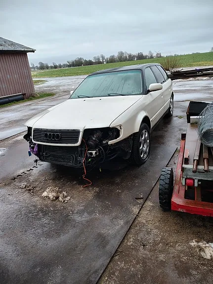 Audi A4 1993 photo 3