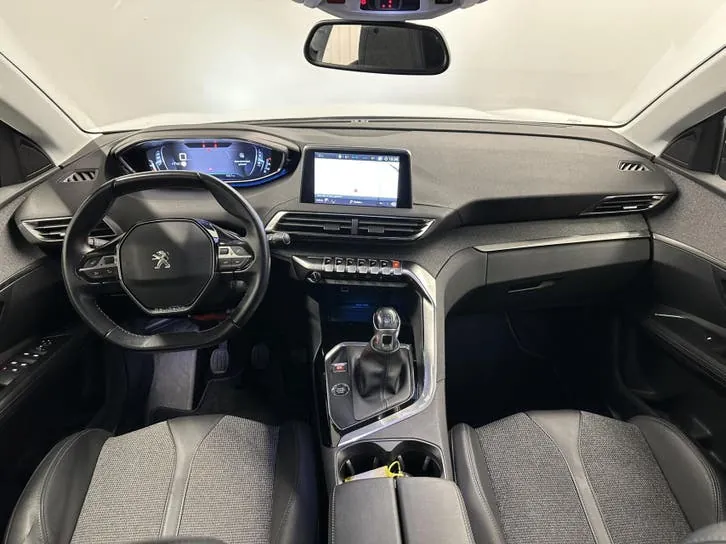 Peugeot 3008 2020 photo 2