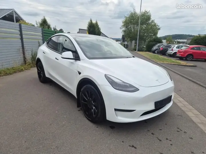 Tesla Model Y 2022 photo 3