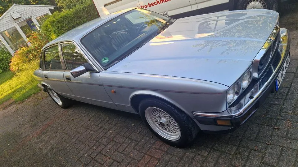 Jaguar Xj12