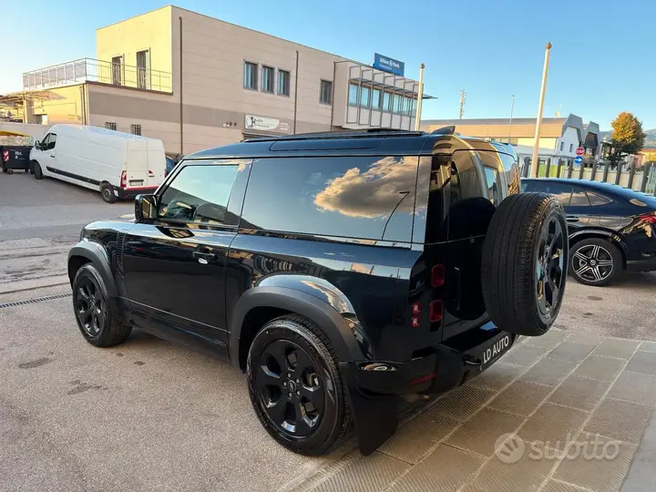 Land Rover Defender 2022 photo 4