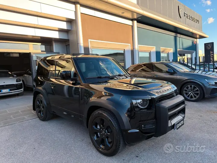 Land Rover Defender 2022 photo 2