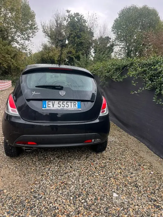 Lancia Ypsilon 2014 photo 2