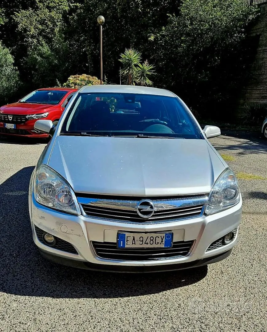 Opel Astra H 2010 photo 4