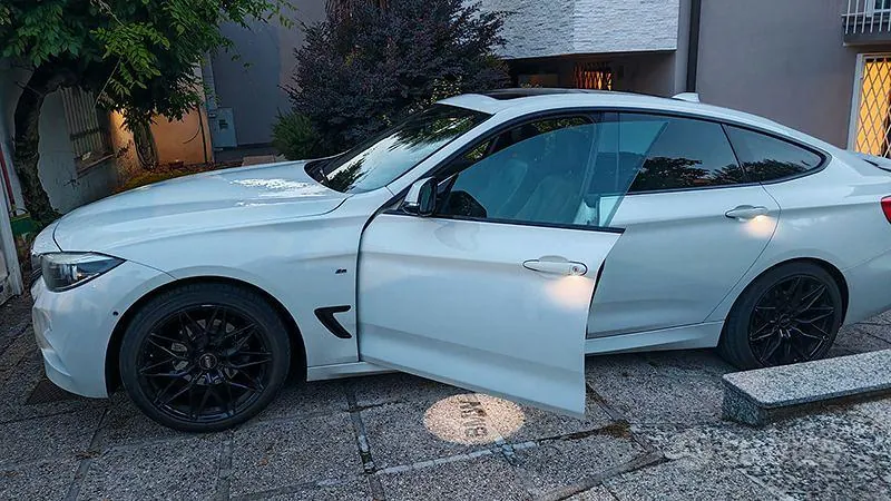 BMW 3 Series 2017 photo 3