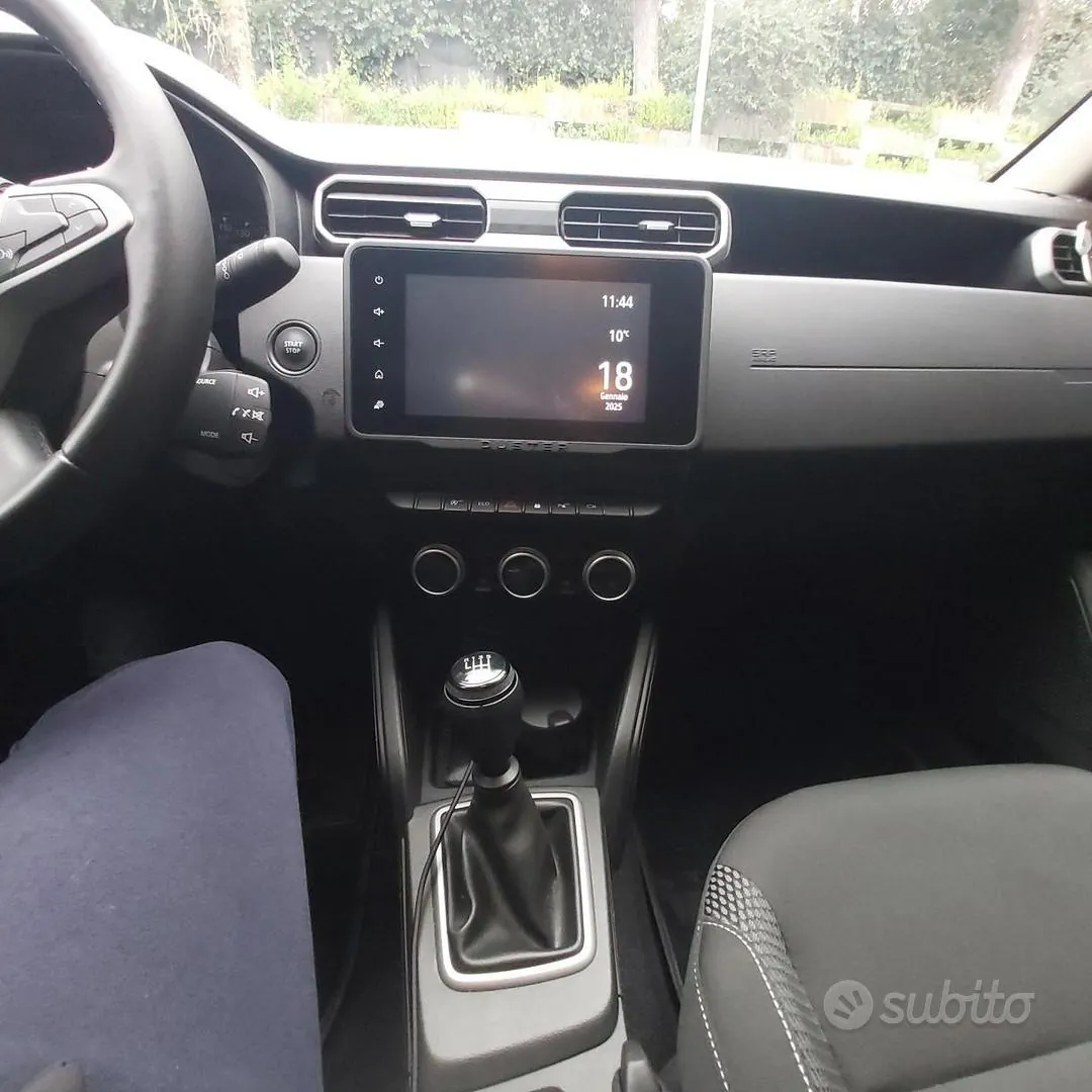 Dacia Duster 2023 photo 4
