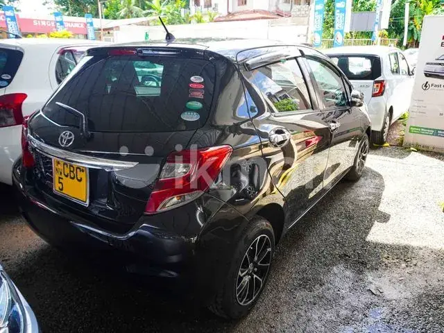 Toyota Vitz 2016 photo 5