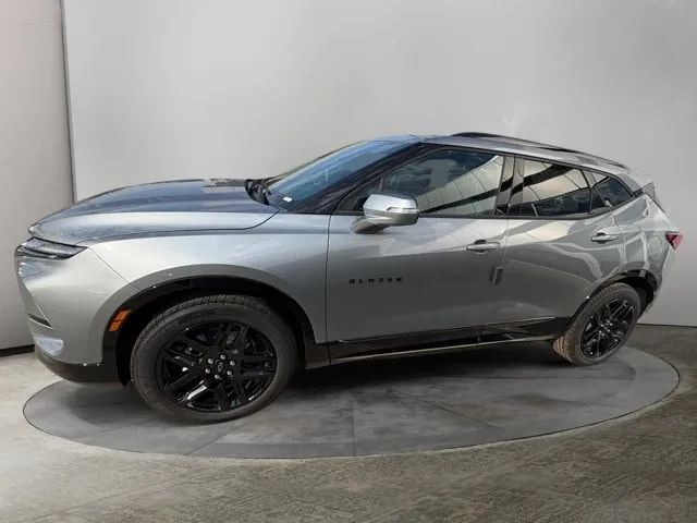 Chevrolet Blazer 2026 photo 2