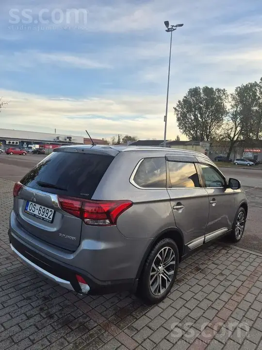 Mitsubishi Outlander 2017 photo 5