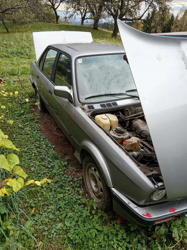 BMW 3 Series 1985 photo 3