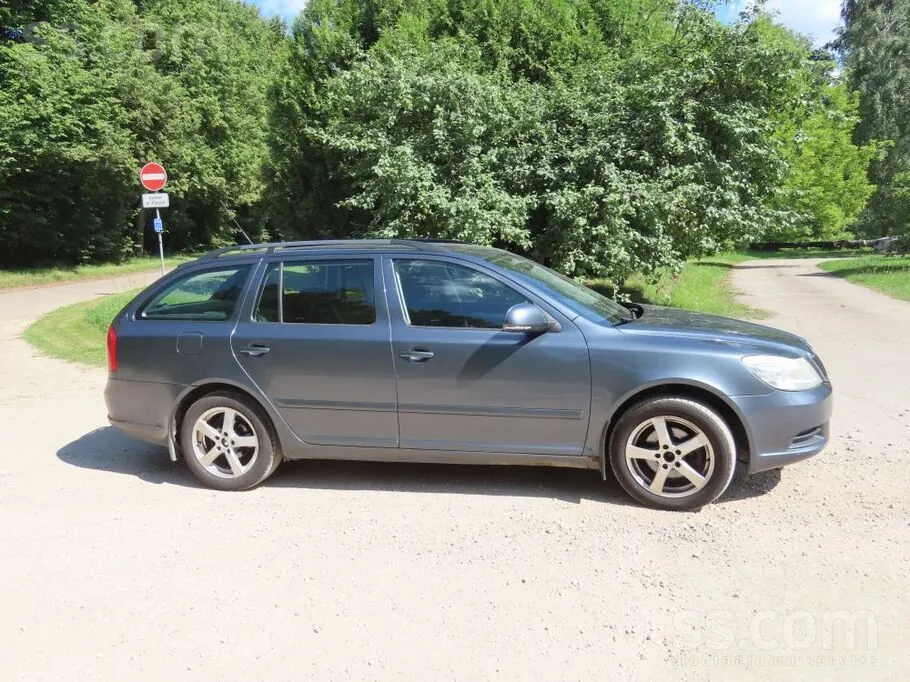 Skoda Octavia 2009 photo 4