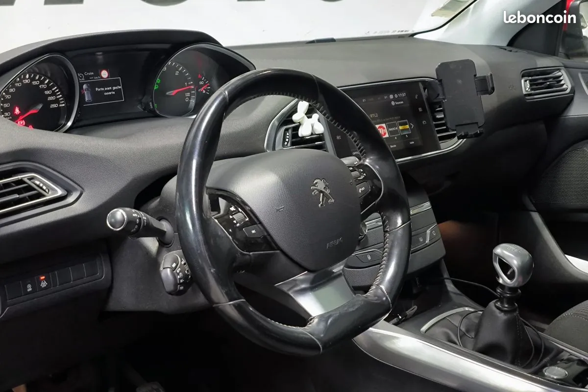 Peugeot 308 2017 photo 4