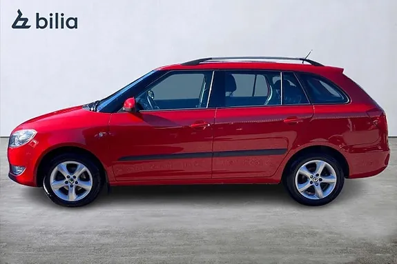 Skoda Fabia 2012 photo 3