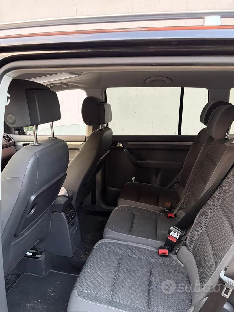 Volkswagen Touran 2015 photo 5
