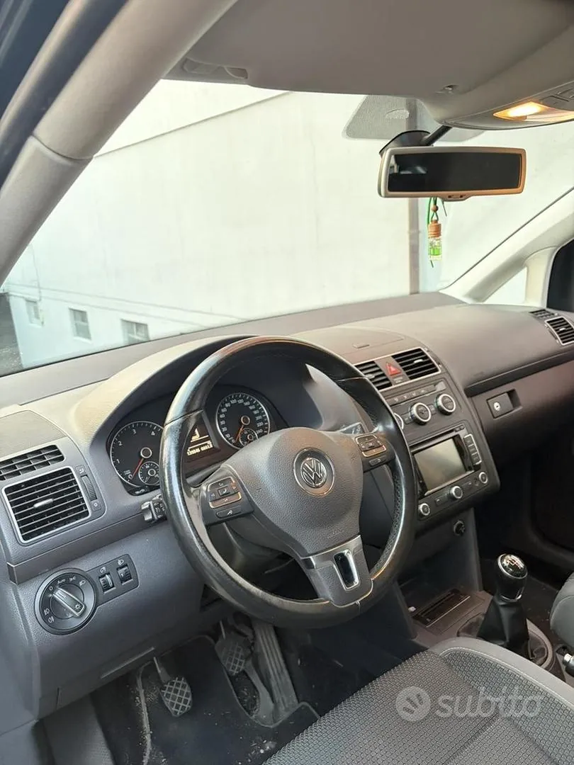 Volkswagen Touran 2015 photo 3
