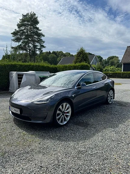 Tesla Model 3 2019 photo 4