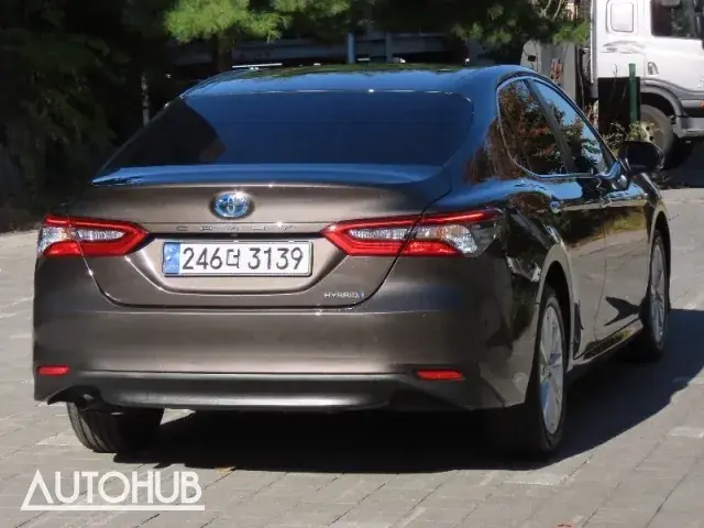 Toyota Camry 2023 photo 3