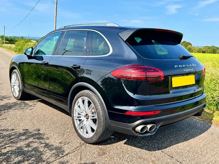 Porsche Cayenne 2014 photo 2