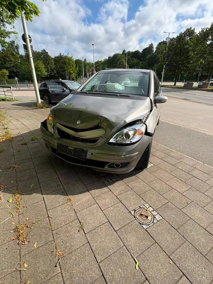 Mercedes-Benz B170