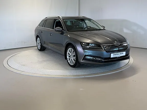 Skoda Superb 2023 photo 2
